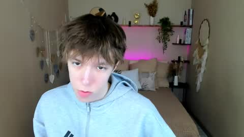 Mark online show from April 18, 2:54 pm