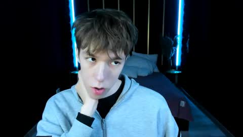 Mark online show from May 29, 11:52 am