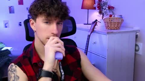 mark_caron online show from March 18, 9:51 pm