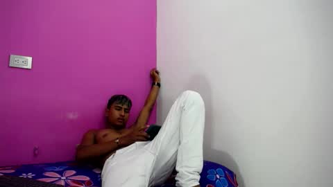 Snapshot of mark_latin18 chatting on February 7, 7:06 pm mark_latin18 online show from February 7, 7:06 pm