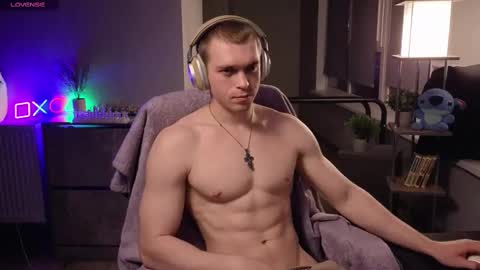 Snapshot of mark_stiff chatting on February 9, 6:47 pm Mark online show from February 9, 6:47 pm