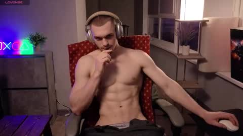 Snapshot of mark_stiff chatting on February 27, 8:42 pm Mark online show from February 27, 8:42 pm