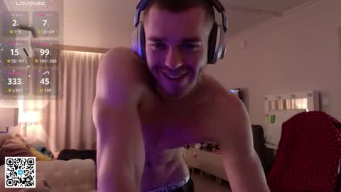 Snapshot of mark_stiff chatting on October 12, 9:08 am Mark online show from October 12, 9:08 am