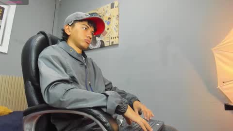 markbowie online show from February 10, 1:04 pm