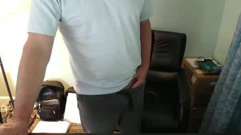 Snapshot of markinwest chatting on April 14, 10:49 pm MarkinWest online show from April 14, 10:49 pm