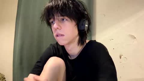 Mark online show from April 5, 6:16 pm