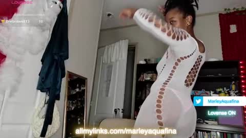 Snapshot of marleymadness9 chatting on December 5, 3:09 pm MarleyAquafina online show from December 5, 3:09 pm