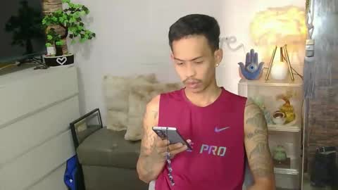 marlmoreno10 online show from April 18, 7:01 am