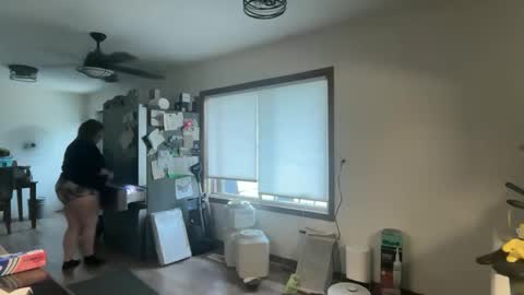 maroon_moon online show from April 1, 8:28 pm