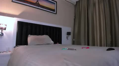 Snapshot of marrena_a chatting on February 20, 10:05 am -- Mari -- online show from February 20, 10:05 am