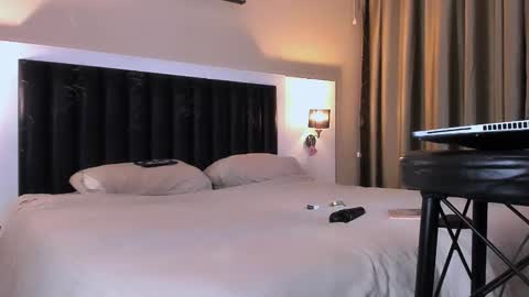 Snapshot of marrena_a chatting on March 4, 10:32 am -- Mari -- online show from March 4, 10:32 am