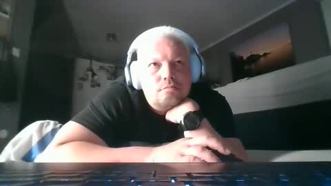 mars0481 online show from April 4, 11:02 pm