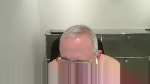 martin_1947 online show from June 6, 8:24 pm