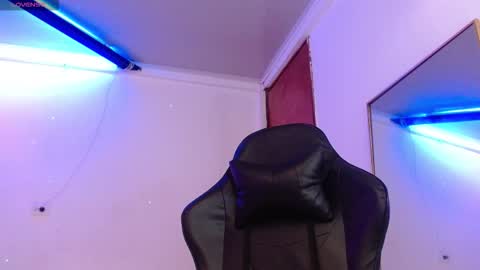 Snapshot of martina3120 chatting on February 24, 7:45 pm 100 explicit here. follow online show from February 24, 7:45 pm