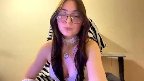 Scarlet online show from August 6, 2:52 pm