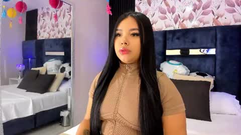 Snapshot of martinagarcia__ chatting on June 30, 7:04 pm Martina Garcia online show from June 30, 7:04 pm
