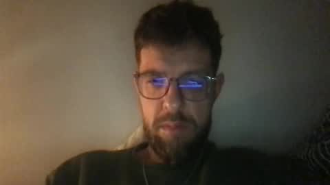 Snapshot of martinmagic467659 chatting on February 6, 4:28 am martinmagic467659 online show from February 6, 4:28 am