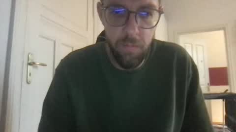 Snapshot of martinmagic467659 chatting on February 10, 8:51 am martinmagic467659 online show from February 10, 8:51 am