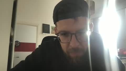 Snapshot of martinmagic467659 chatting on February 23, 8:44 am martinmagic467659 online show from February 23, 8:44 am