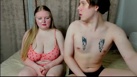 Mary and Mikki online show from February 27, 10:10 pm