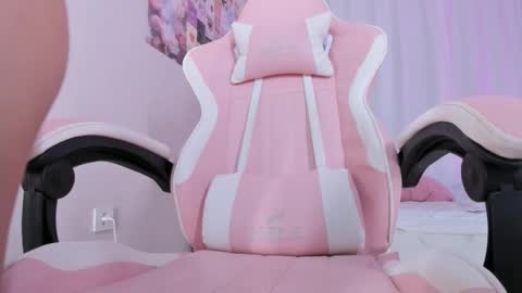 Mary online show from March 8, 2:04 am