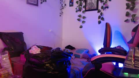                      100   online show from January 18, 6:03 am