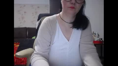 Mary online show from March 3, 10:06 am