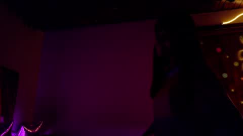     online show from June 7, 3:43 am