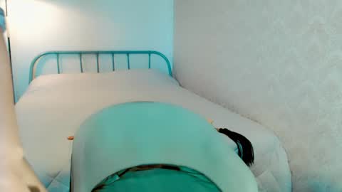 Anna online show from April 9, 6:19 am