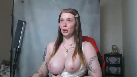 maryh0tlove online show from April 17, 11:57 am