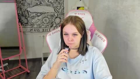 Mary online show from March 5, 1:10 am