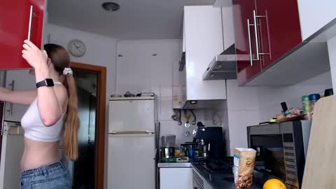 Mary online show from April 18, 12:53 pm