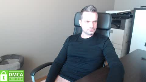 Snapshot of maschiodavide89 chatting on April 1, 11:44 am David online show from April 1, 11:44 am