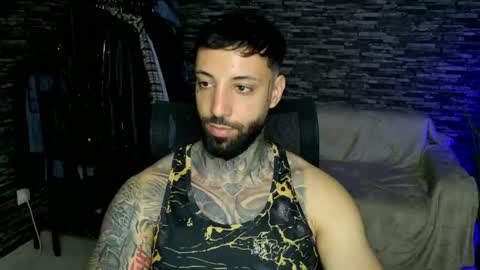 Snapshot of masculineguy69 chatting on May 4, 9:44 pm masculineguy69 online show from May 4, 9:44 pm