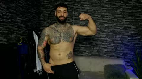 Snapshot of masculineguy69 chatting on May 15, 8:49 pm masculineguy69 online show from May 15, 8:49 pm