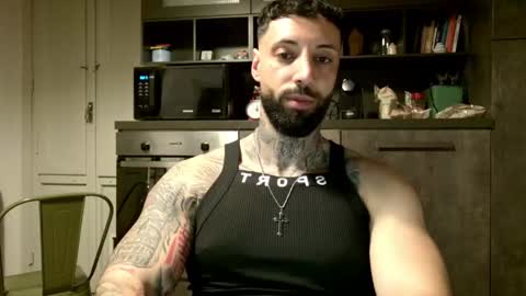 Snapshot of masculineguy69 chatting on May 19, 11:44 pm masculineguy69 online show from May 19, 11:44 pm