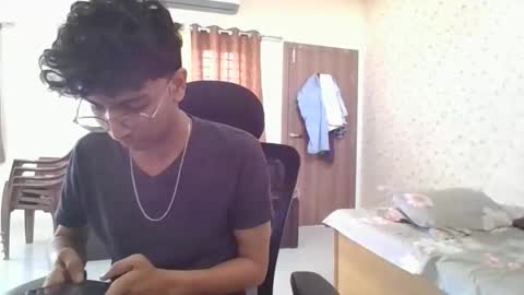 Mask Boy online show from December 22, 6:10 am