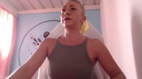 massiel ferreti online show from March 6, 9:00 pm