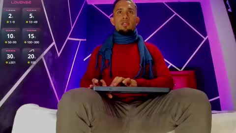 massimo_cruz online show from November 25, 8:31 pm