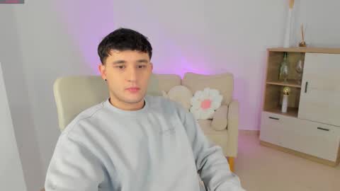 Snapshot of massimo_fiore chatting on February 10, 9:08 pm Massimo online show from February 10, 9:08 pm