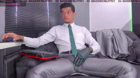 I am Massimo online show from July 17, 1:18 pm