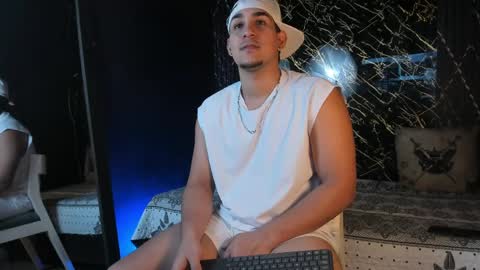 massimo_vidal online show from May 7, 5:29 pm