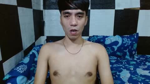 Snapshot of massive_boner02 chatting on January 18, 5:00 am massive_boner02 online show from January 18, 5:00 am