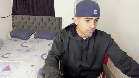 Snapshot of master_boy28 chatting on March 5, 5:25 am master_boy28 online show from March 5, 5:25 am