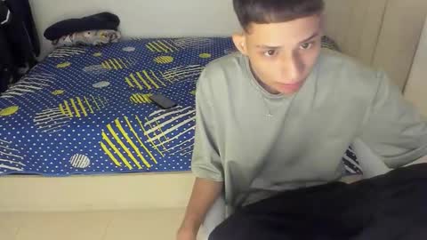 Snapshot of master_boy28 chatting on March 9, 8:46 pm master_boy28 online show from March 9, 8:46 pm