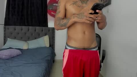 Snapshot of master_boy28 chatting on March 18, 8:28 am master_boy28 online show from March 18, 8:28 am