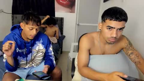 Snapshot of master_boy28 chatting on March 26, 8:31 am master_boy28 online show from March 26, 8:31 am