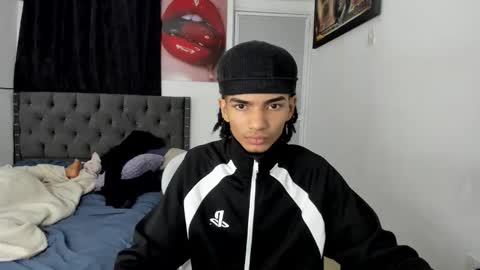 Snapshot of master_boy28 chatting on March 28, 8:36 am master_boy28 online show from March 28, 8:36 am