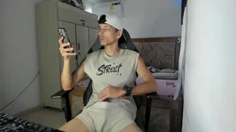 Snapshot of masteralda09 chatting on May 21, 6:59 pm Alpha junior online show from May 21, 6:59 pm