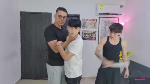 Snapshot of masters_sexx chatting on June 19, 11:03 am Team Cris Darwin- Fernando- Stiven- David online show from June 19, 11:03 am